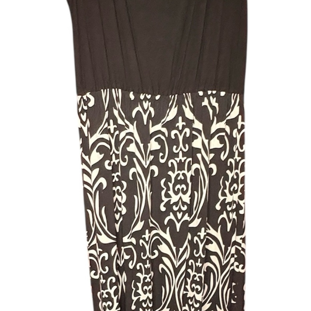 Chic Black and White Floral Maxi Dress